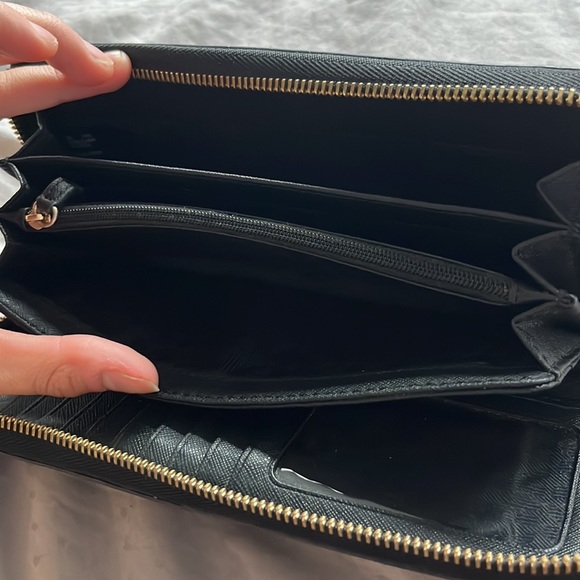 MICHAEL KORS CONTINENTAL WRISTLET - Picture 9 of 11